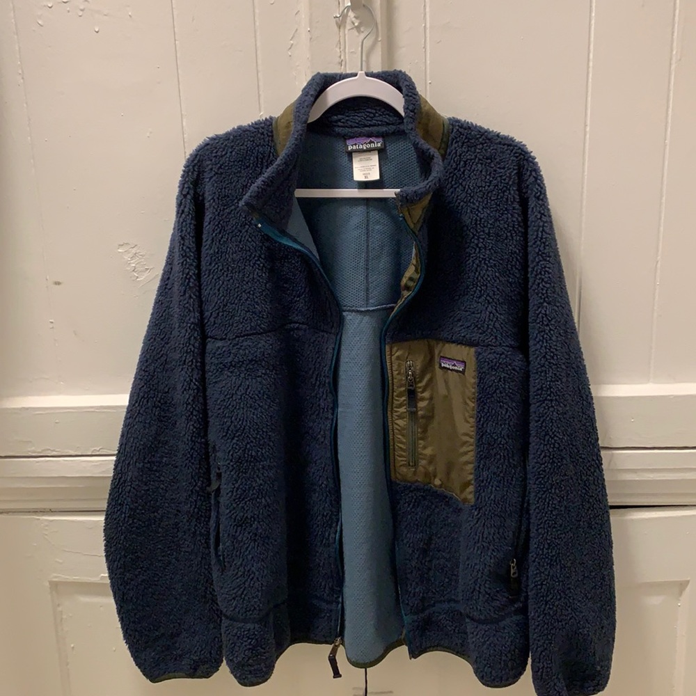 Men’s Patagonia fleece jacket